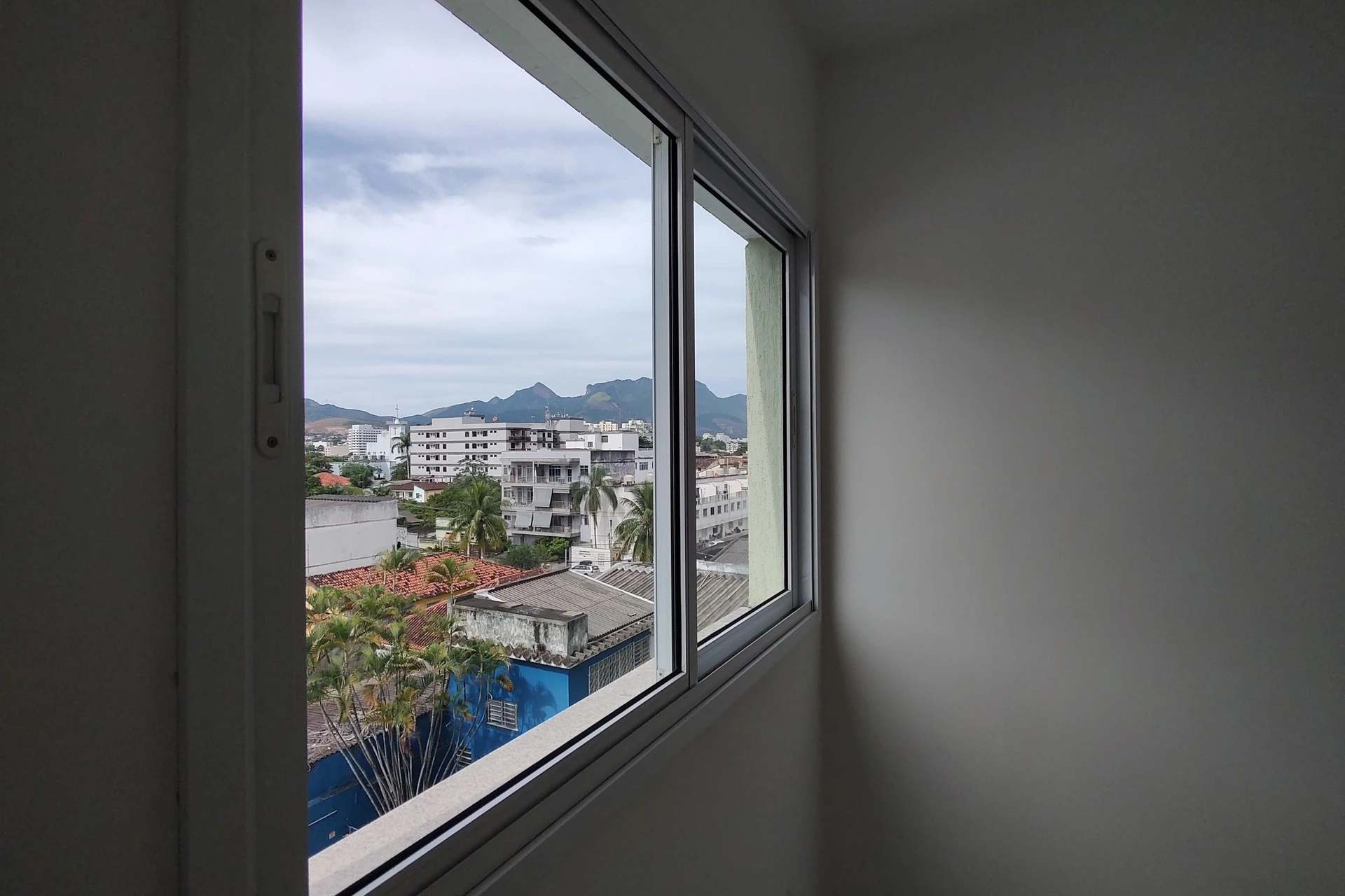 2-bedroom apartment with 1 en-suite and balcony — photo 38