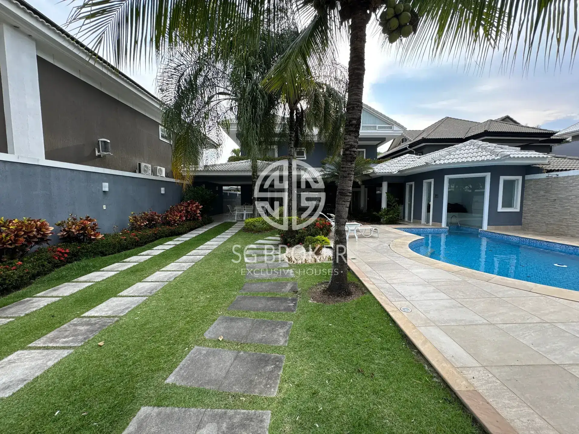 Casa para locação com 5 quartos e churrasqueira na varanda — photo 2