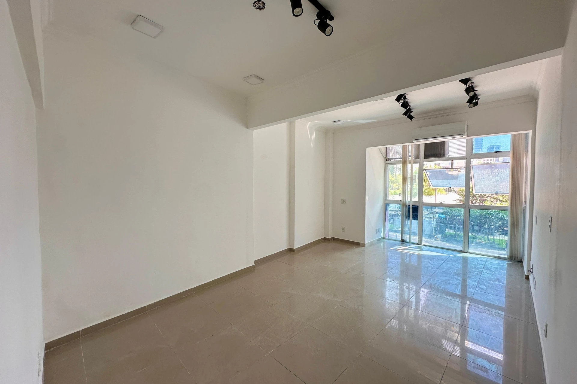 1-bedroom, 1-bath apartment with no parking space