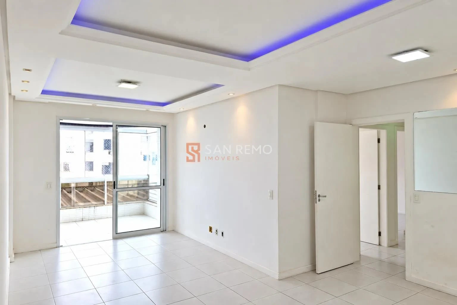 Balcony with a grill in a 3-bedroom apartment, 87 m² — photo 7