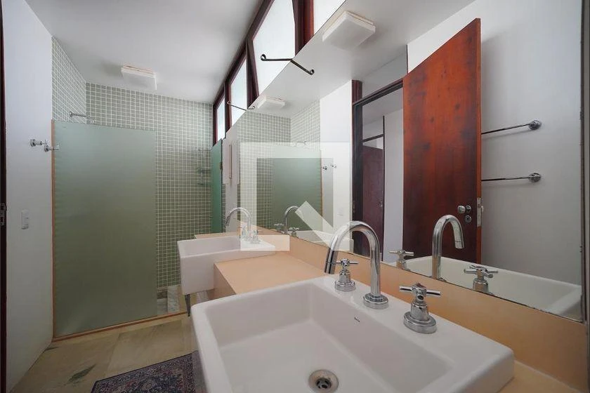 Furnished 4-bedroom house with 300 m² and 2 suites — photo 36