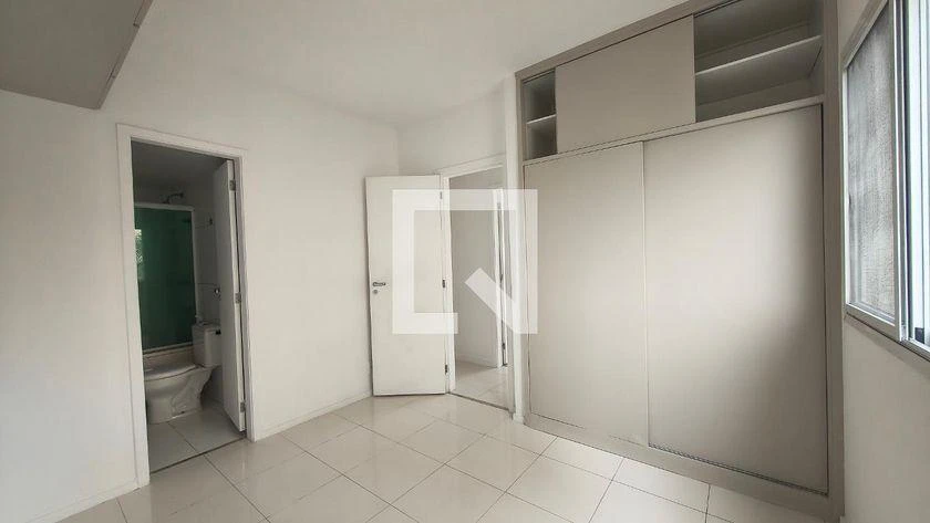 87 m² apartment with a bathtub and floor-to-ceiling windows — photo 14