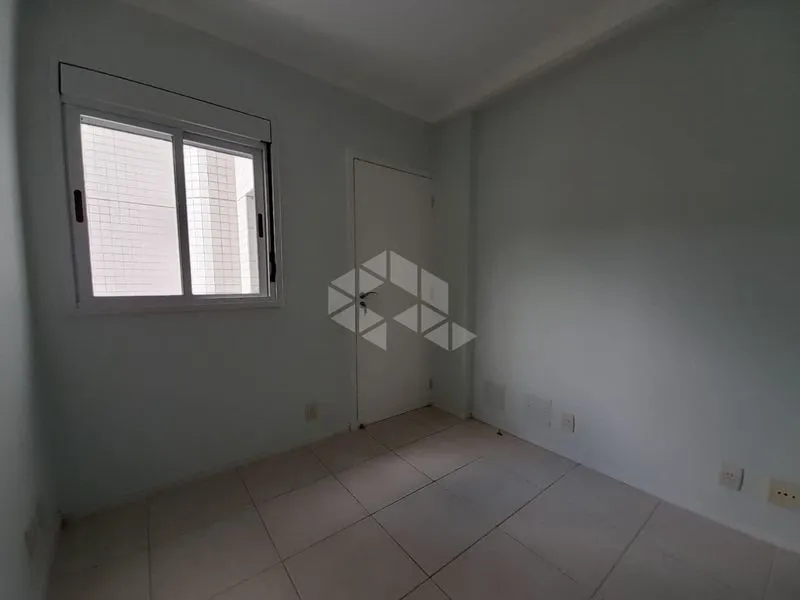 Apartamento com piso de madeira ou laminado, Itacorubi Norte — photo 34