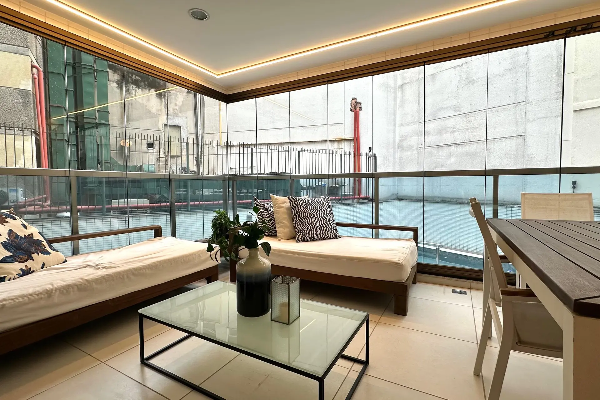 Apartamento mobiliado, 101 m², com janelas do piso ao teto — photo 19