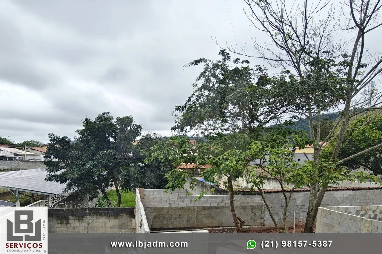 Garden in a 2-bedroom house, 75 m² — photo 8