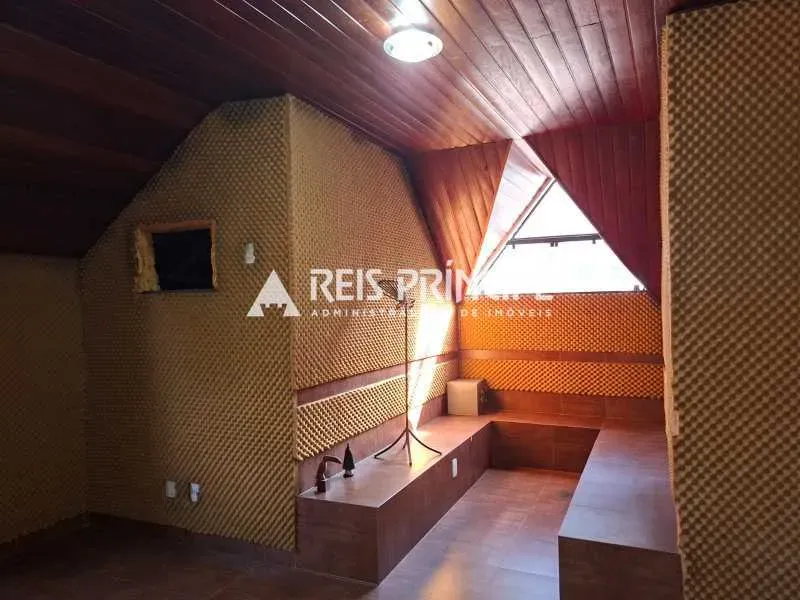 Casa com 5 quartos e 5 banheiros, 364 m² com garagem — photo 28