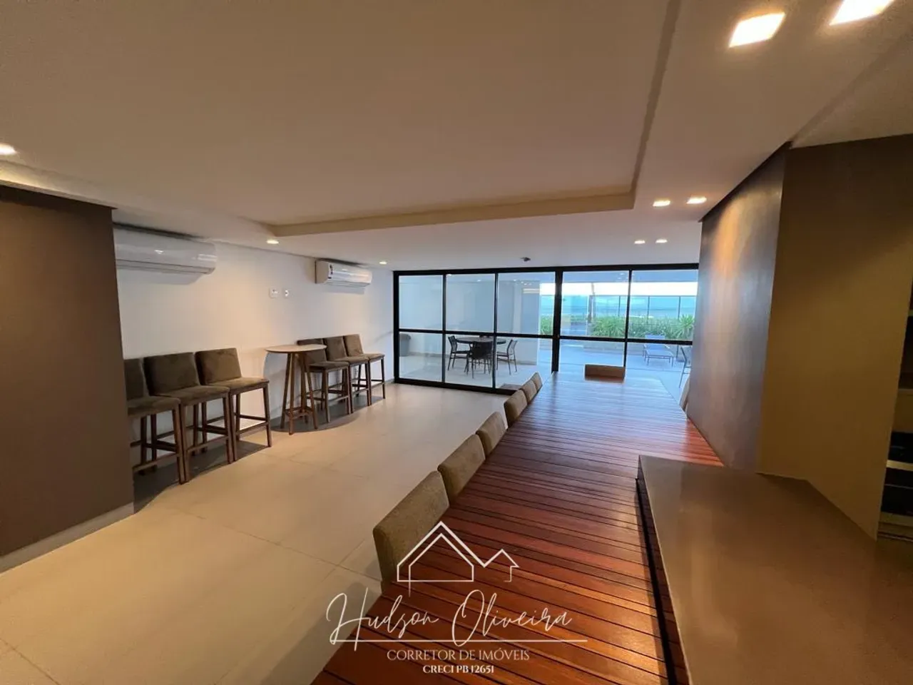 Apartment on the 4th floor with floor-to-ceiling windows — photo 35