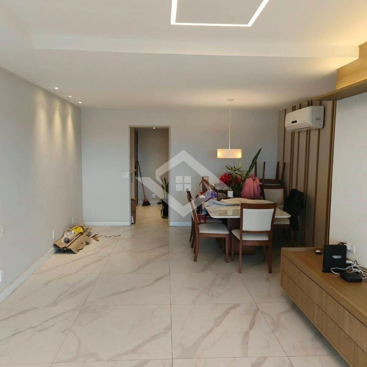 4-bedroom apartment with glassed-in balcony — photo 12