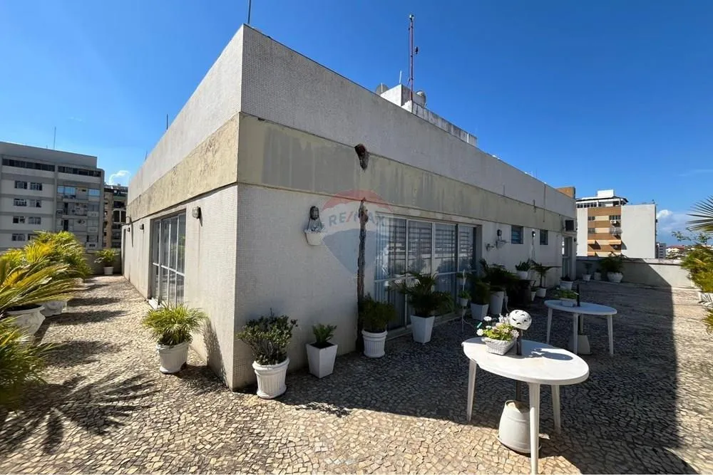 Furnished 4-bedroom apartment with 2 baths and 183 m² — photo 32