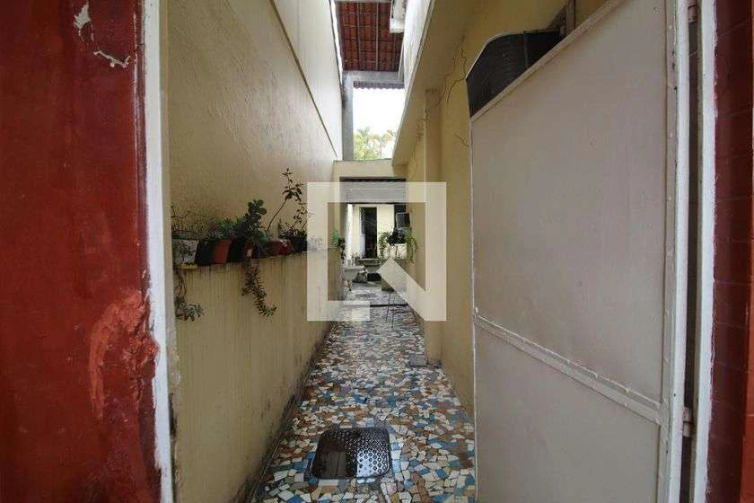 Unfurnished house with 3 bedrooms and private garden — photo 19
