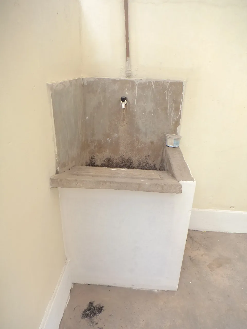 Unfurnished 2-bedroom apartment with 1 parking spot