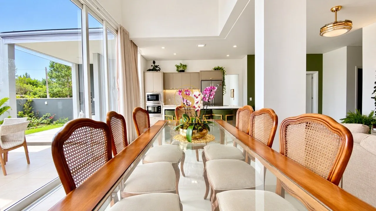 5-bedroom house with floor-to-ceiling windows — photo 20