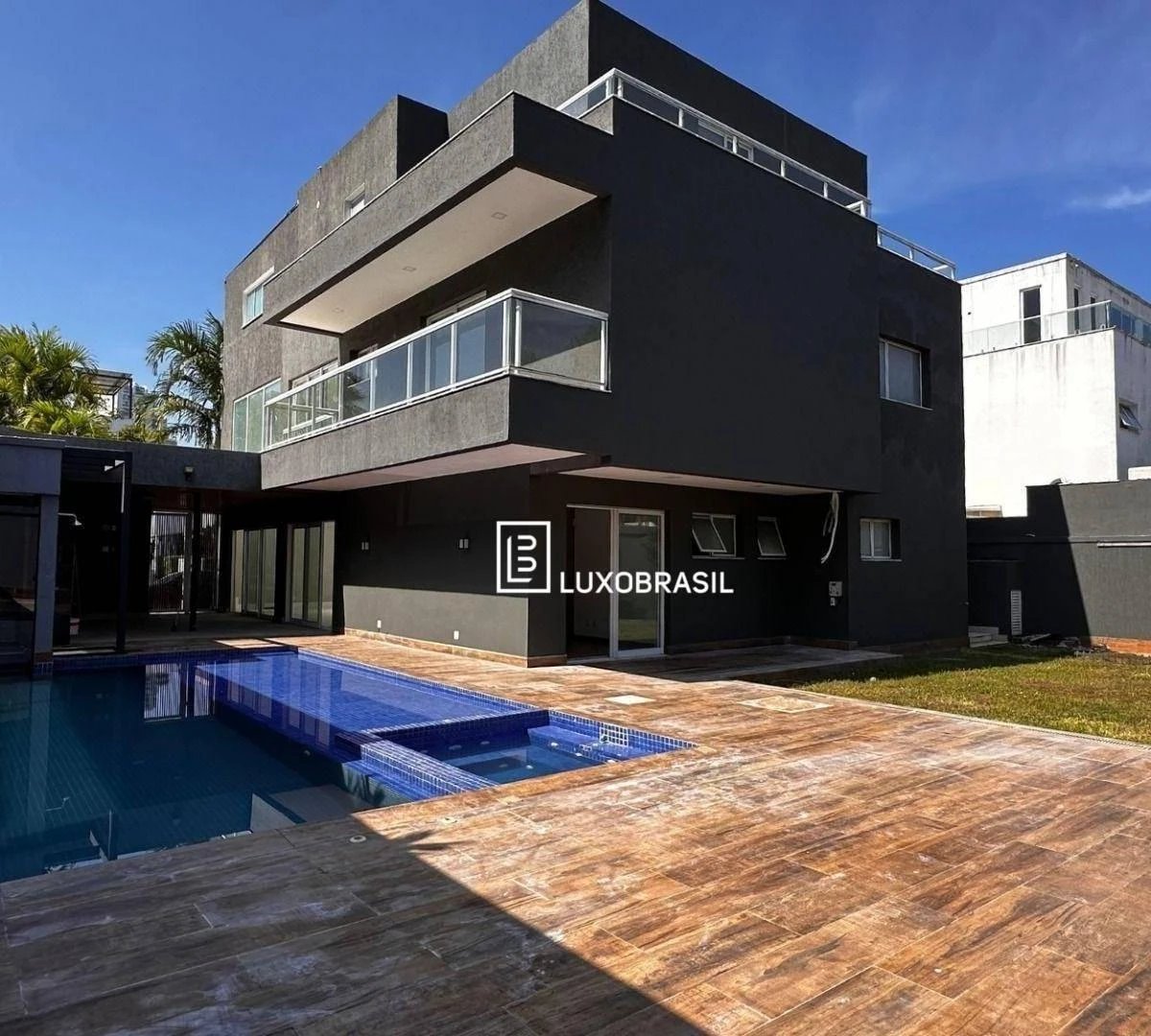 House with 7 bedrooms and 700 m², gas kitchen — photo 10