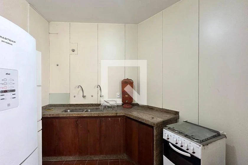 Glass-enclosed balcony in a 4-bedroom apartment, 113 m² — photo 21