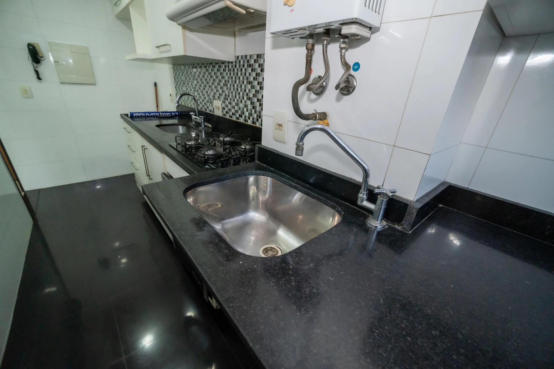 Mountain view in a 2-bedroom apartment, 48 m² — photo 33