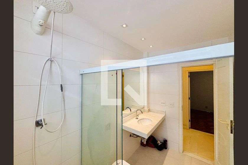 Furnished 2-bedroom apartment with 98 m² — photo 2