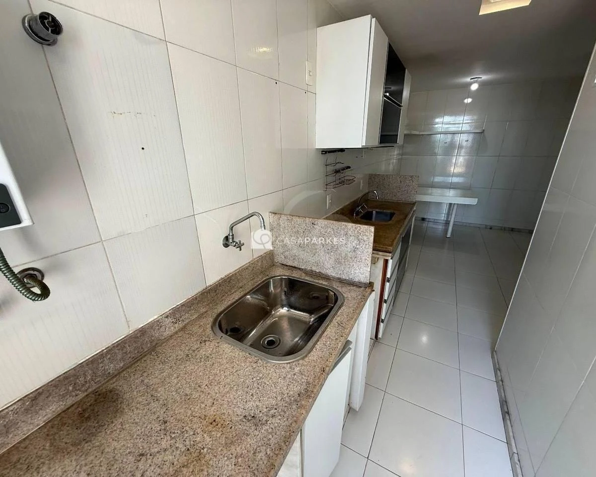 1-bedroom apartment with 2 bathrooms and balcony — photo 27