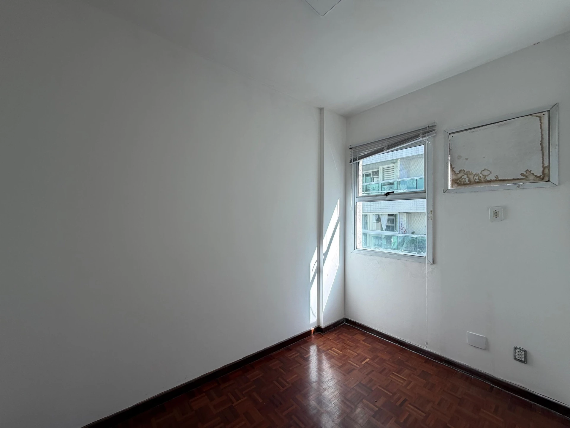 Apartamento de 3 dormitorios con 1 plaza, cocina cerrada — photo 34