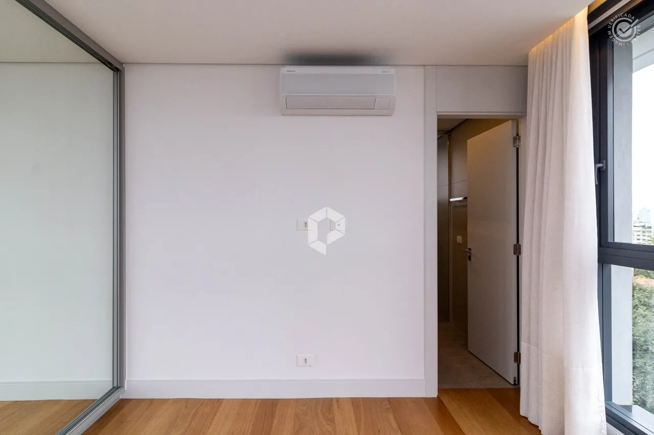 3-bedroom apartment with 3 en-suite bathrooms and 245 m² — photo 15