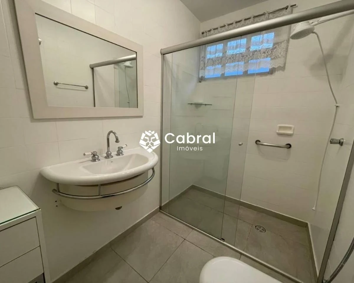 Casa com 3 dormitórios, suíte e jardim privado — photo 35