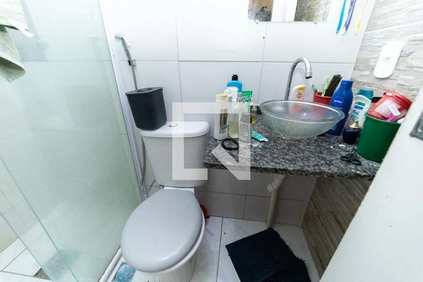 2-bedroom apartment in a building with a pool — photo 14