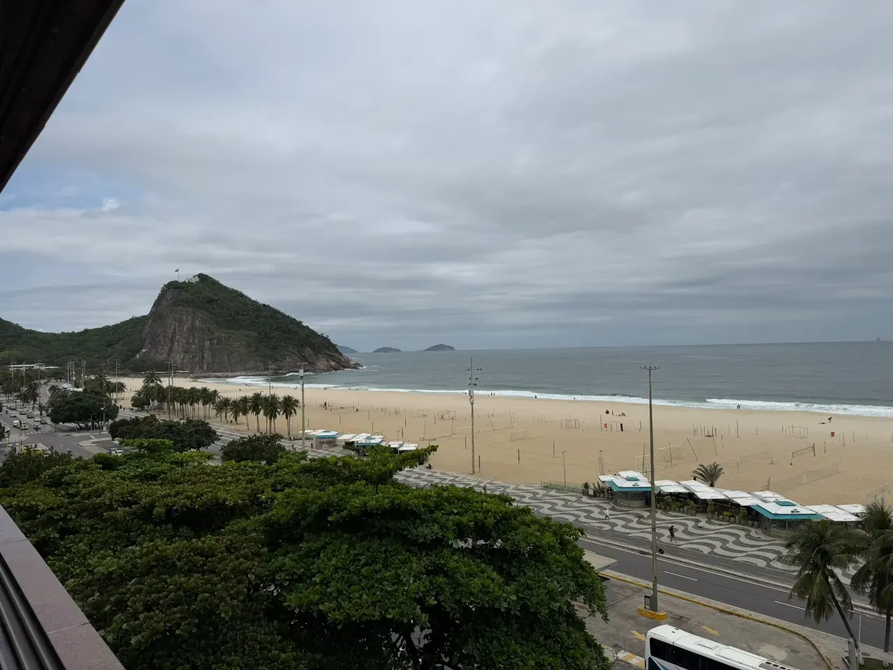 Apartamento de 465 m² com vista para a água e banheira — photo 28