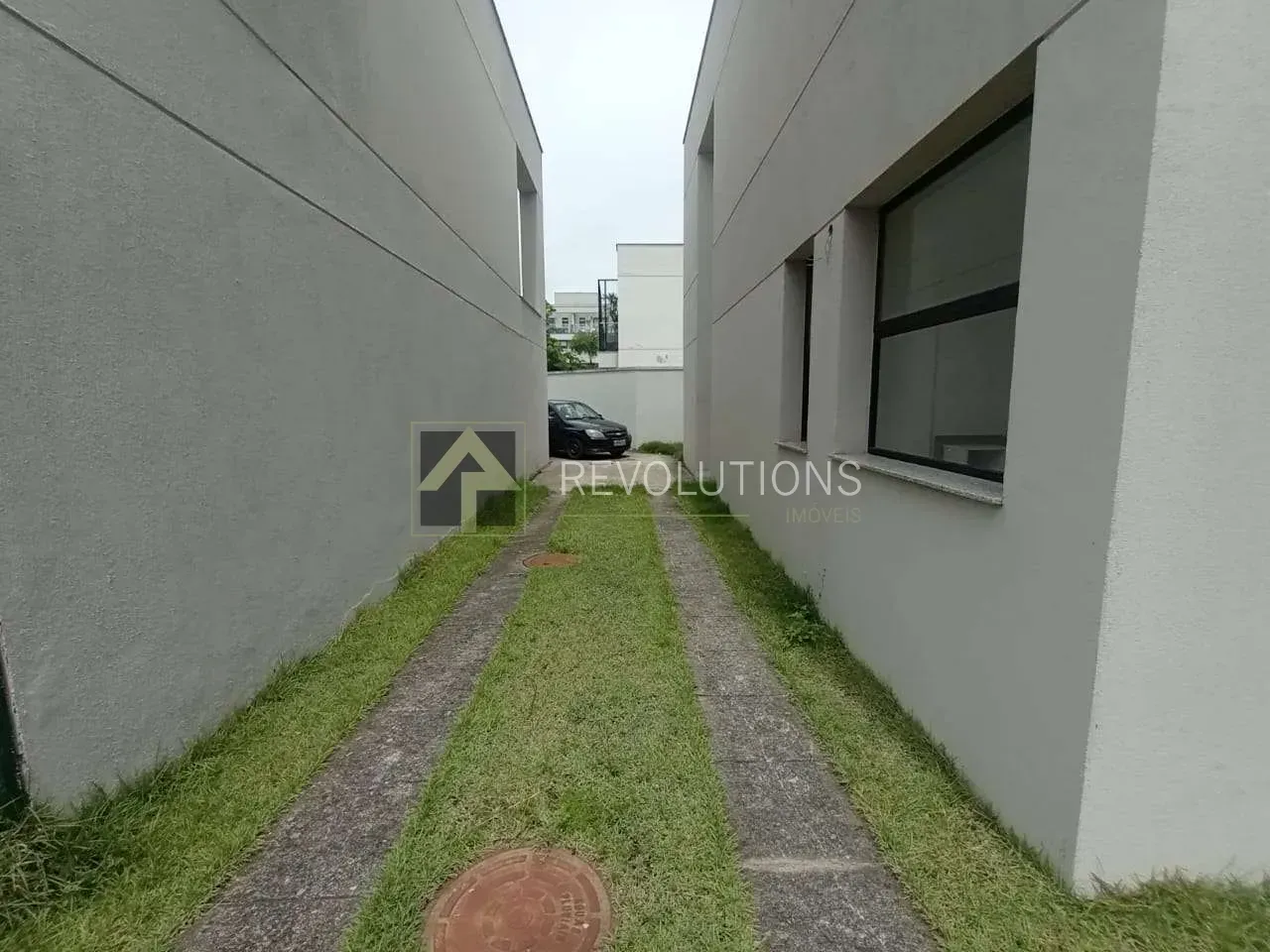 Casa sin amueblar con 4 dormitorios y balcón — photo 22