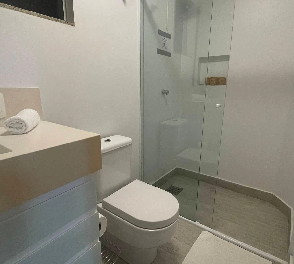 232 m² house with a walk-in closet and a bathtub — photo 9