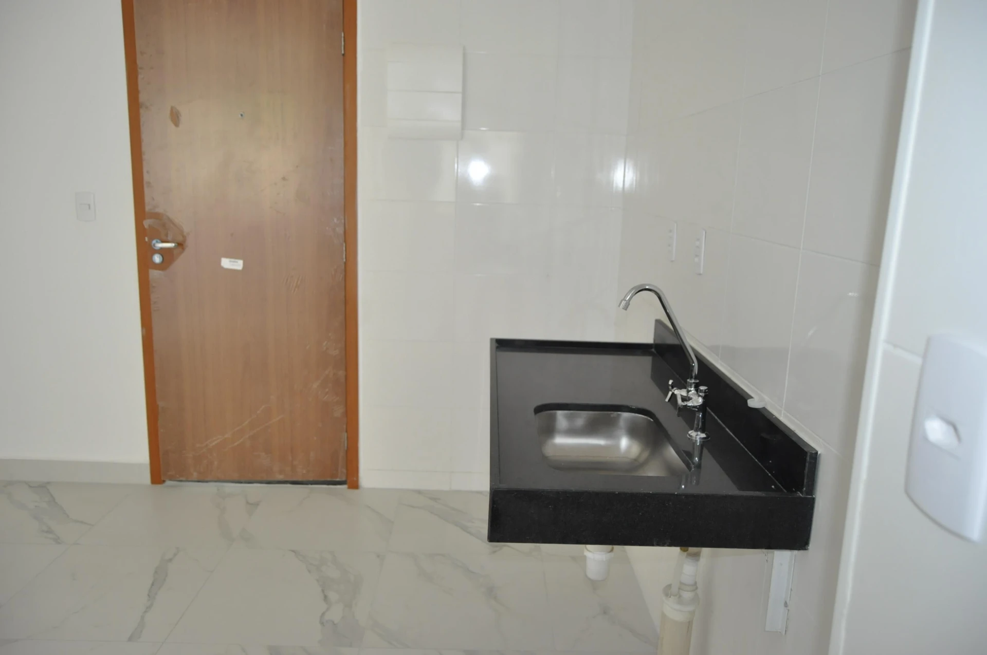 2-bedroom apartment in a building with a pool — photo 21