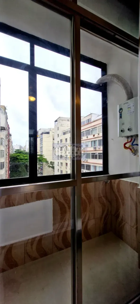 Furnished 1-bedroom apartment with a glassed-in balcony — photo 10