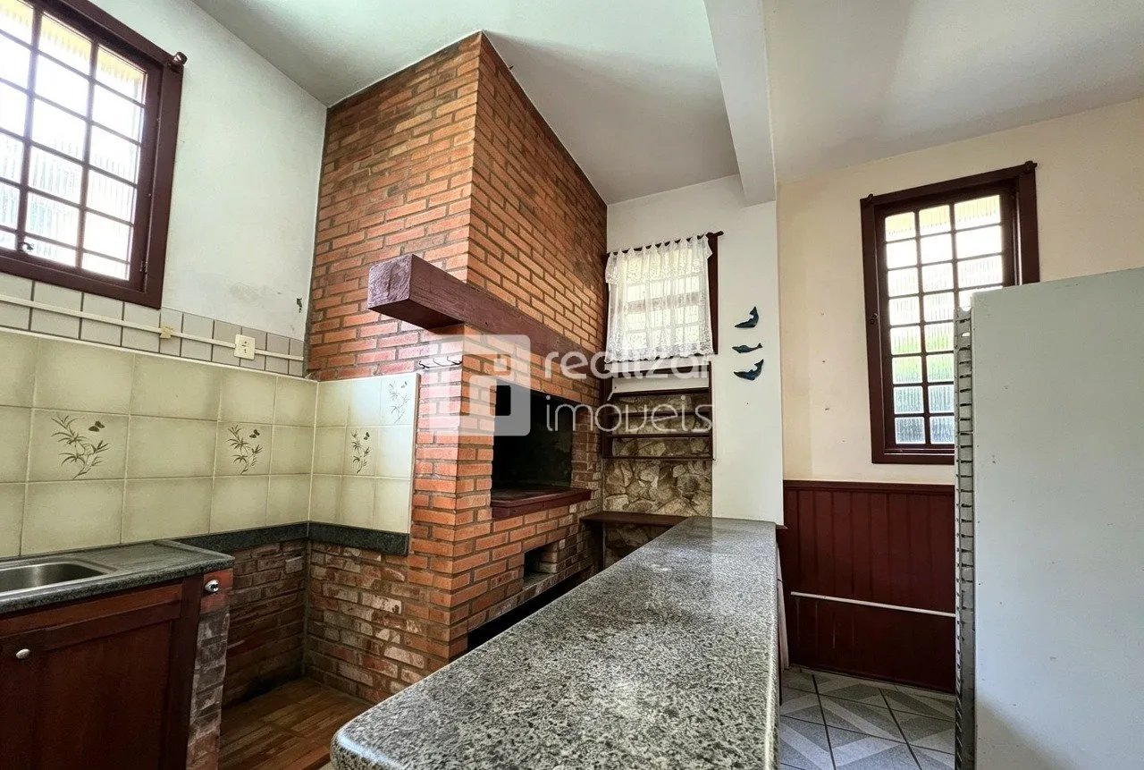 3-bedroom house with a grill on the balcony — photo 11