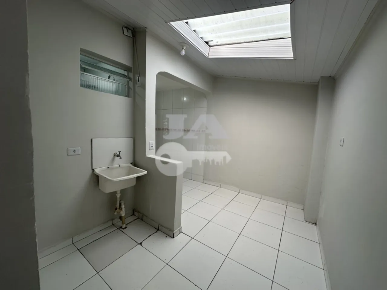 Residential house with 2 bedrooms and a closed kitchen — photo 10