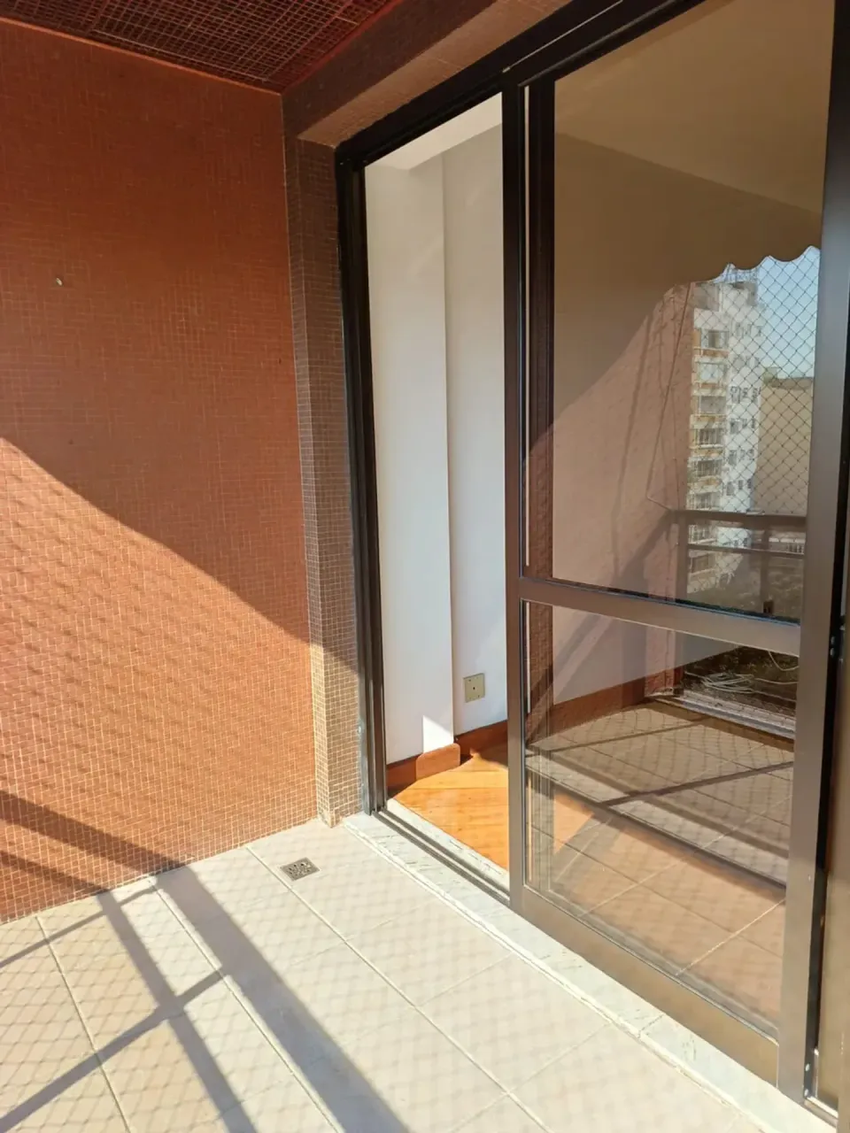 100 m² apartment with 2 bedrooms and a balcony — photo 13