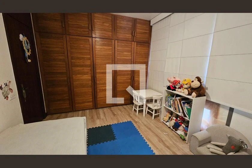 4-bedroom rental apartment with 180 m² of space — photo 25