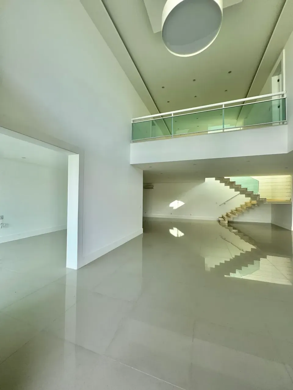 Unfurnished house with 5 bedrooms and 5 bathrooms — photo 5
