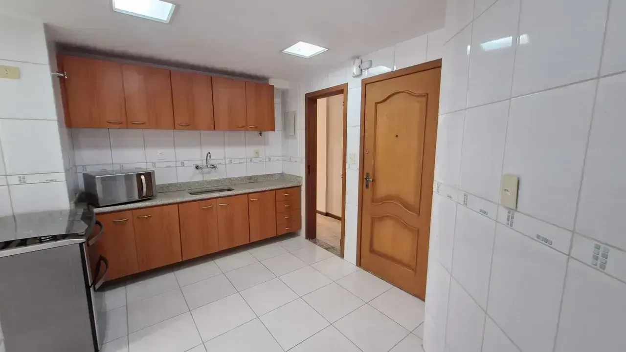 Apartment with a closed kitchen and 3 bedrooms — photo 12