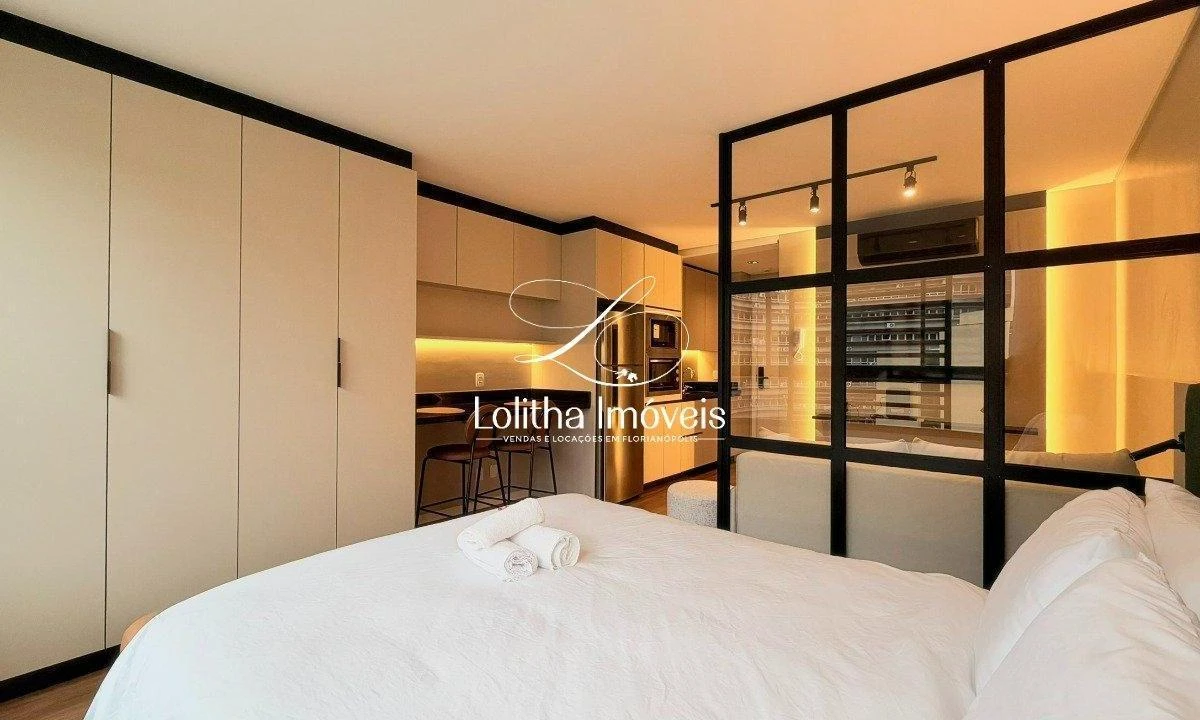 One-bedroom apartment in a building with a coworking space — photo 21