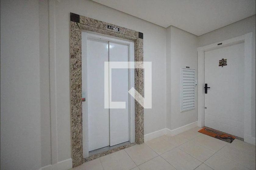 Apartment, 205 m², with a glass-enclosed balcony — photo 31