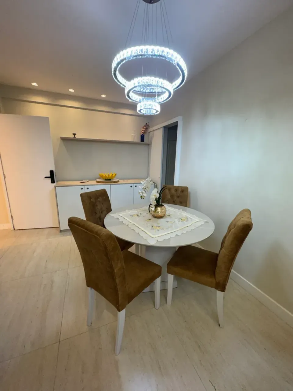 Furnished 2-bedroom apartment with open-plan kitchen — photo 14