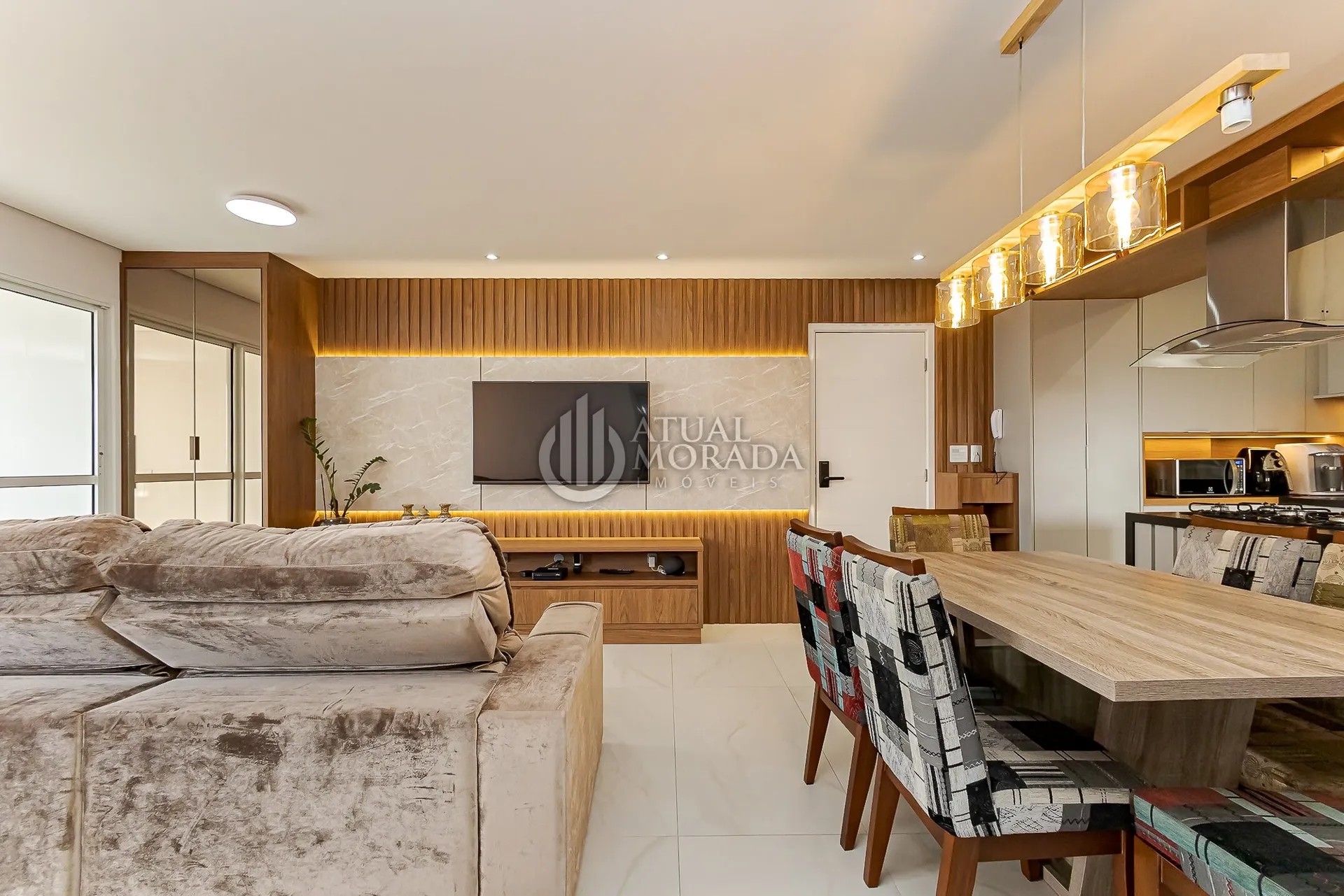 Furnished 2-bedroom apartment with open-plan kitchen — photo 14