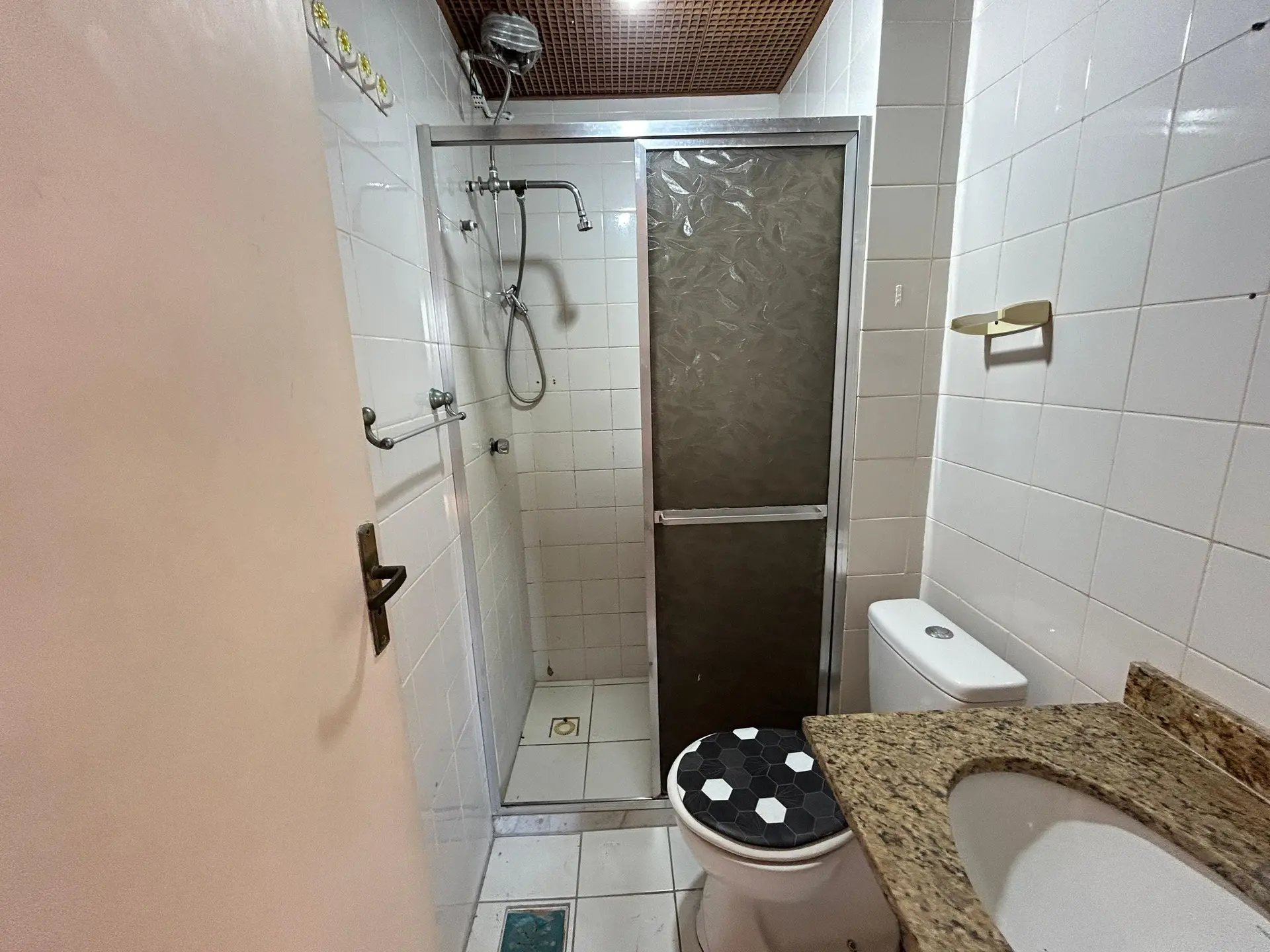 Unfurnished rental apartment with 2 bedrooms and parking — photo 19
