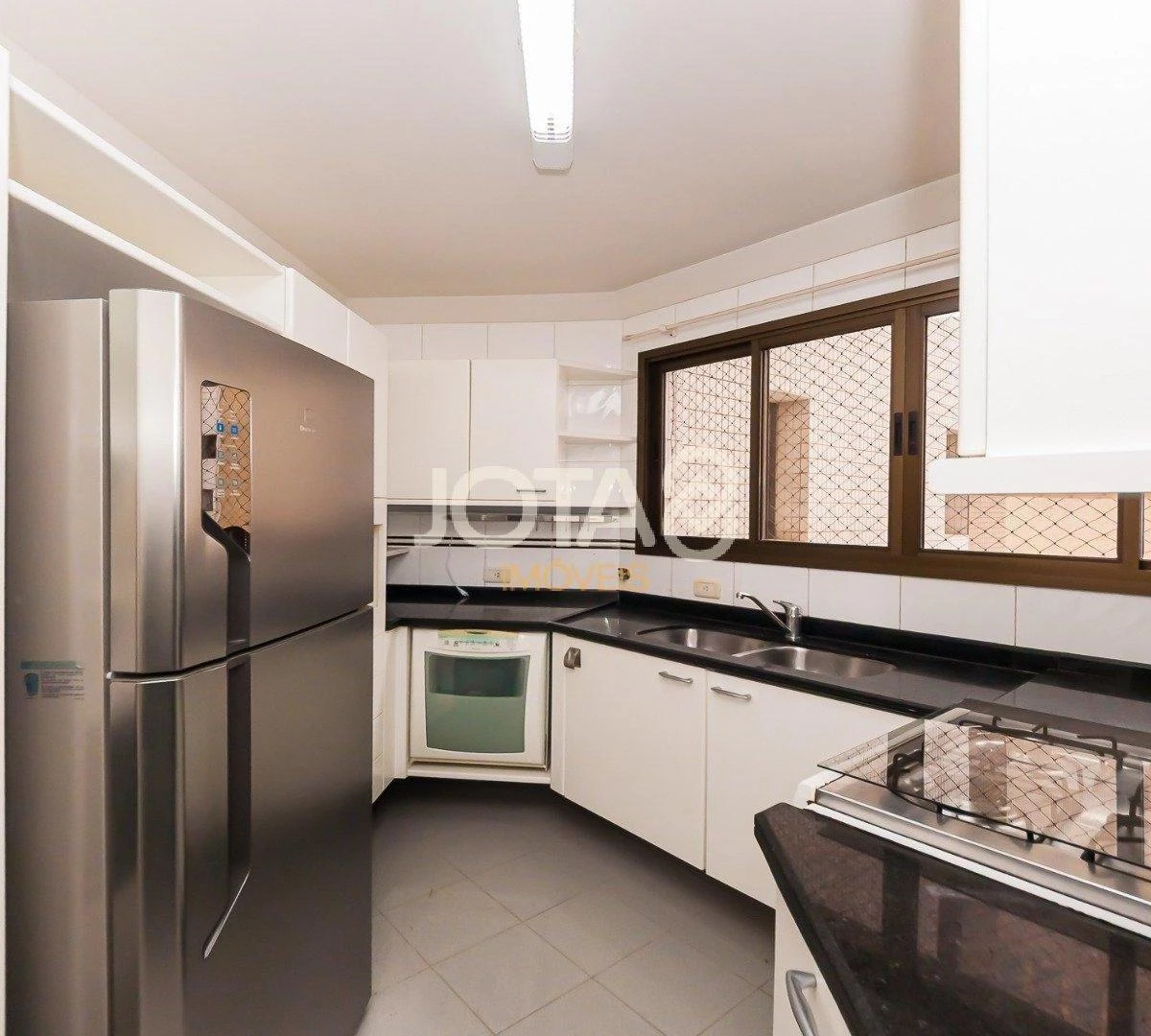 Apartment with 3 bedrooms, 1 en-suite and balcony — photo 30