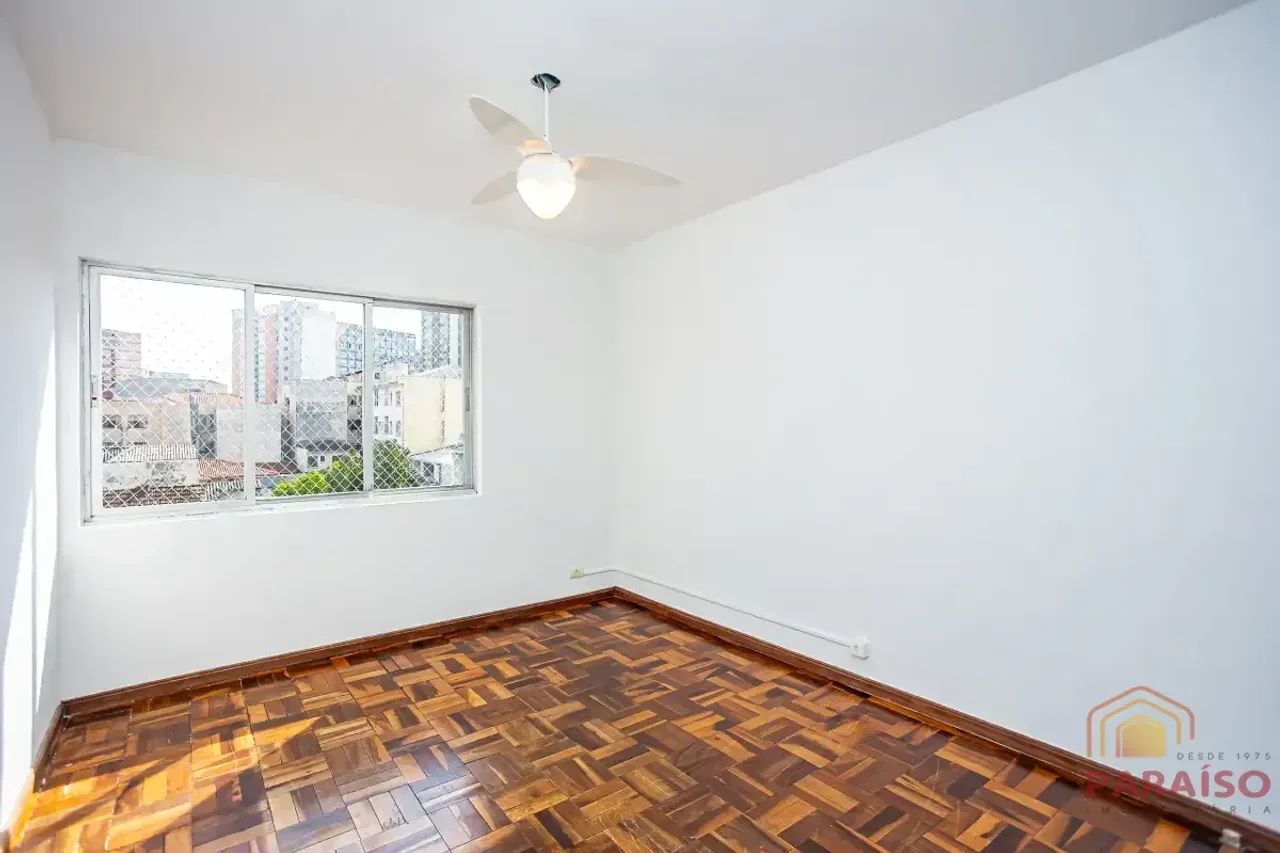 202 m² apartment with 3 bedrooms and a balcony — photo 12