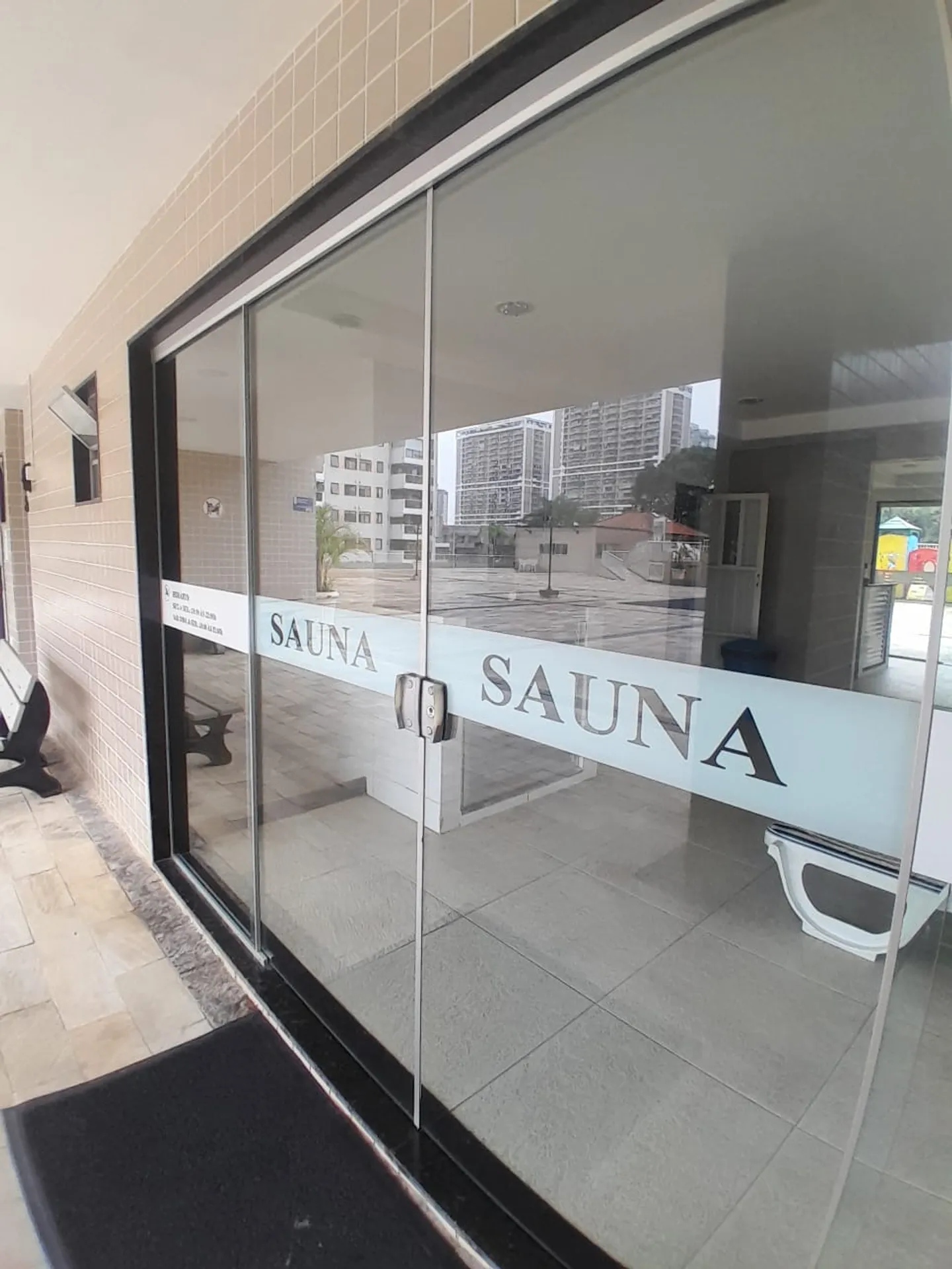 2-bedroom apartment in a building with a sauna — photo 20