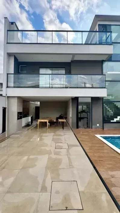 Casa com 5 suítes e piscina externa no condomínio — photo 35