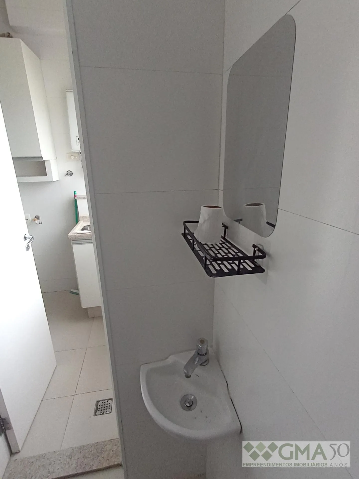 3-bedroom apartment with a mountain view — photo 35