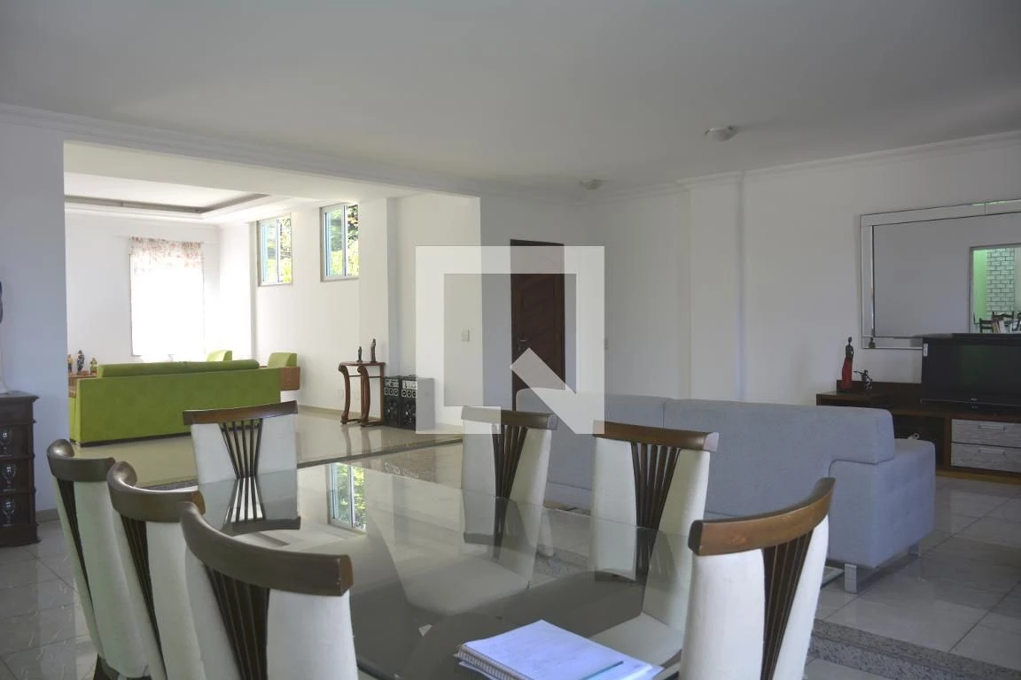 5-bedroom house with a garden — photo 6