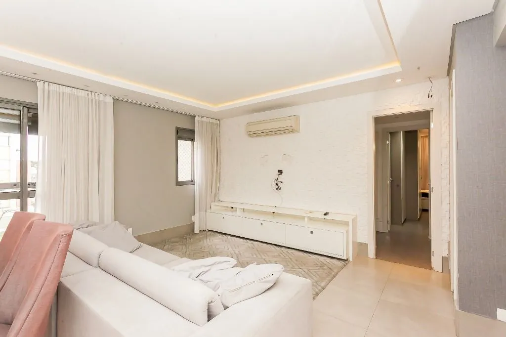 Rental apartment with 3 en-suite bedrooms and 4 baths — photo 7