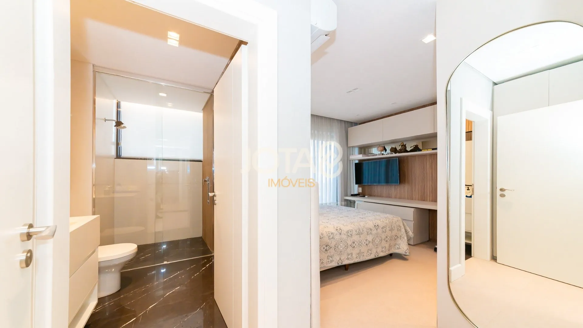 Unfurnished apartment with 3 en-suite bedrooms and balcony — photo 18