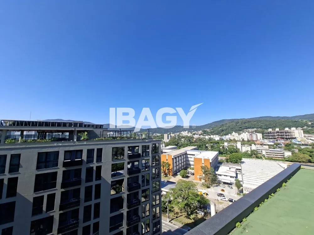 Furnished studio with a glass-enclosed balcony — photo 93